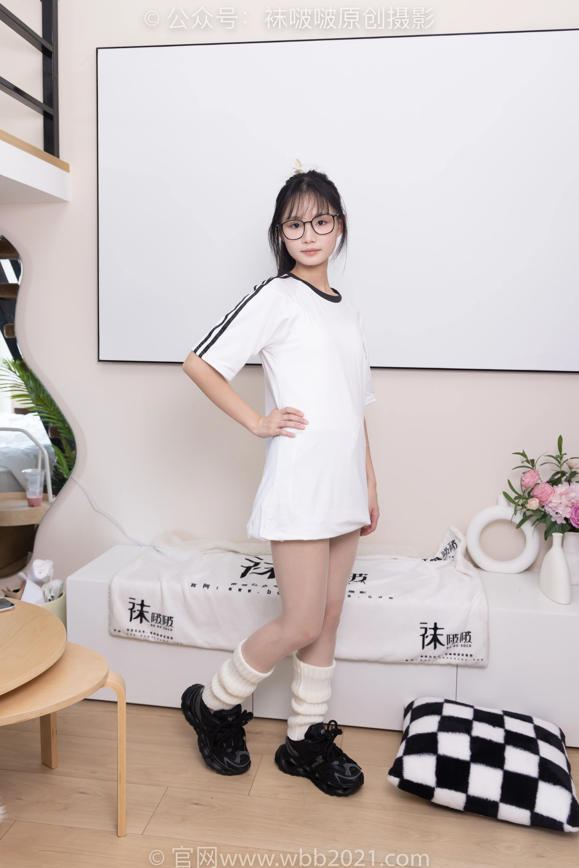 [BoBoSocks袜啵啵] NO.376 甜甜圈-运动鞋、堆堆袜套、白丝（花絮版） 2